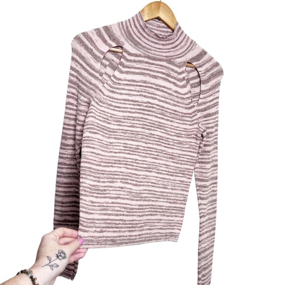 New with Tag Wild Fable Women Cold Shoulder Neutral Space Dye Turtleneck Sweater - Picture 4 of 16